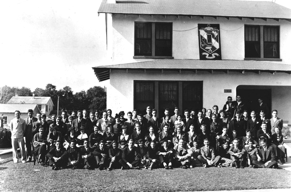 PictureJewish students outside Tau Epsilon Phi fraternity house, 1934. State Archives of Florida.