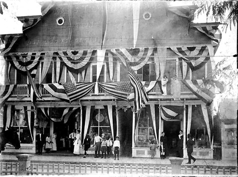 Aronovitz’s Dry Goods Store, c. 1900. State Archives of Florida.Picture