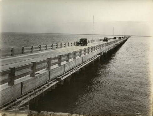PictureThe Gandy Bridge, which connected Tampa and St. Petersburg, was the site of anti-Semitic signage during the 1920s. State Archives of Florida.